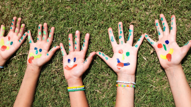 Cultivating Encouragement During the Winter Months: A Jewish Perspective for Children and Families